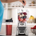 Licuadora-Xpert-Series™-Oster®-con-Control-de-Textura-y-Vaso-de-Vidrio-y-un-Blend-N-Go-Plateada-BLST3A-CPG